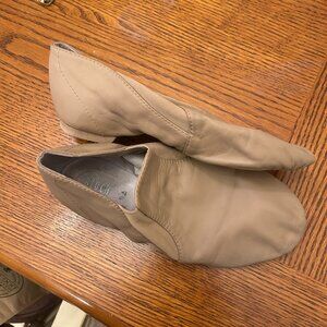 BLOCH slip-on jazz shoes for girls/women, size 7.5